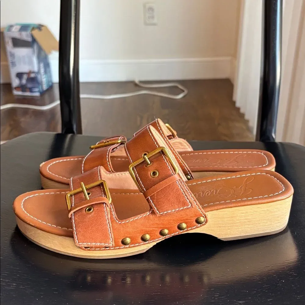 J. Crew platform buckle leather Stylish Tan brown Women clog Sandals sz 7.5 GUC!